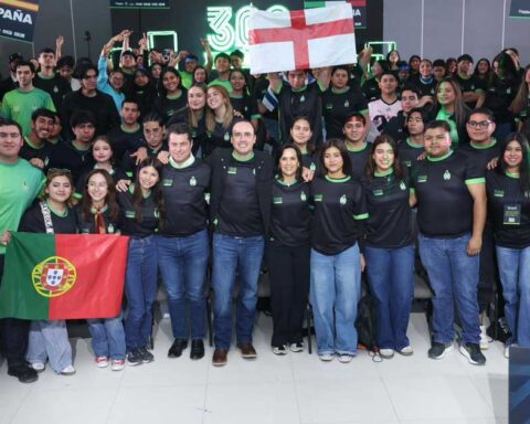 Jóvenes universitarios de La Laguna durante un Congreso.
