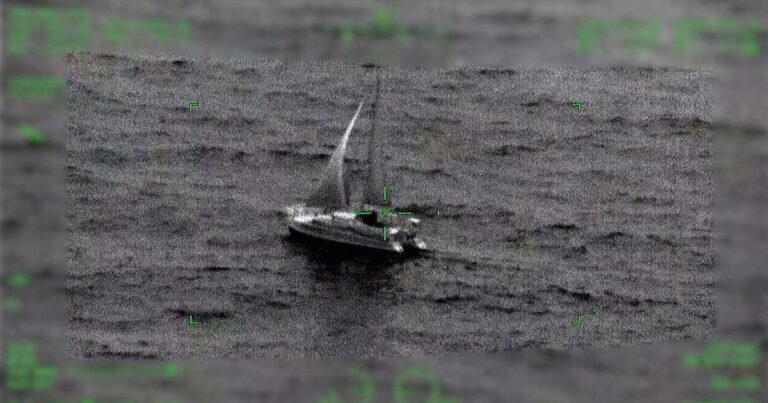 Una de las embarcaciones localizadas en el Caribe.