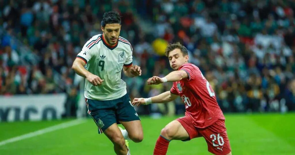 Jugadores de México y Portugal.