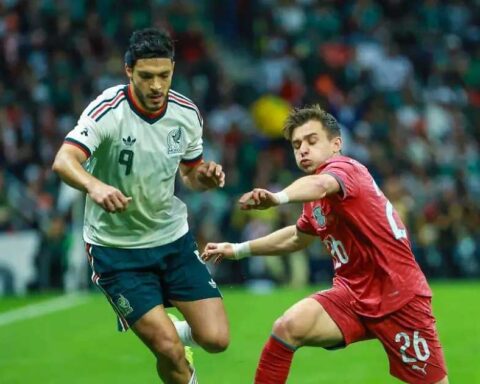 Jugadores de México y Portugal.