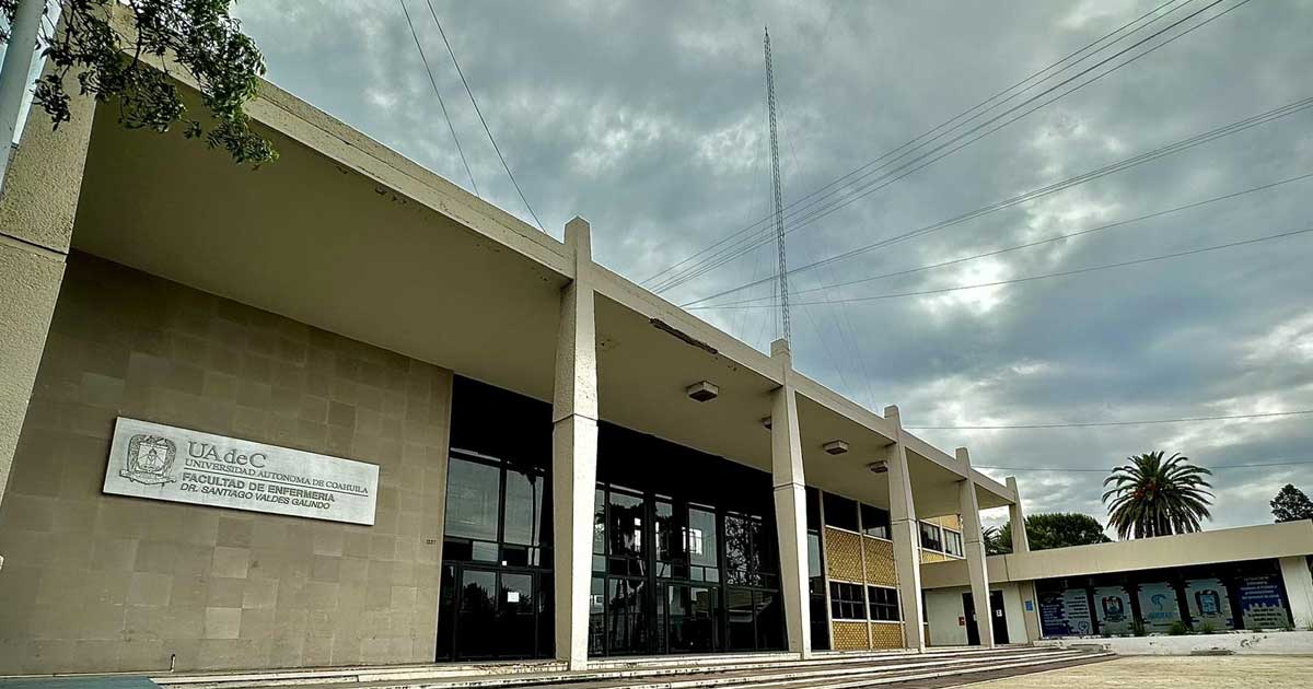 Fachada de la Facultad de Enfermería y Nutrición de la UAdeC Unidad Sureste.