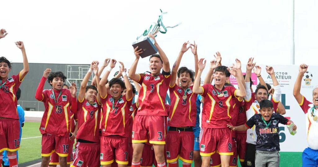Jóvenes de Sinaloa, equipo ganador del Torneo Nacional Sub-16 de futbol, realizado en Monclova.