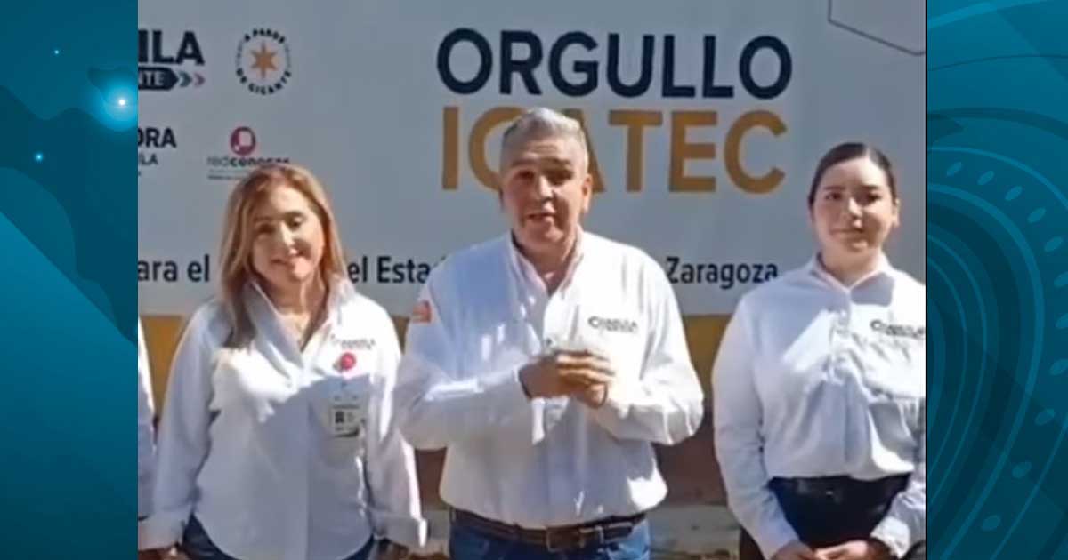 Marco Cantú Vega, director del ICATEC, junto con dos funcionarias.