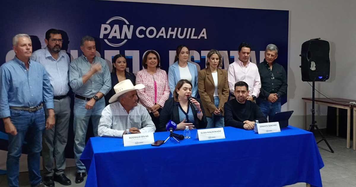 Integrantes del PAN en Coahuila durante rueda de prensa.
