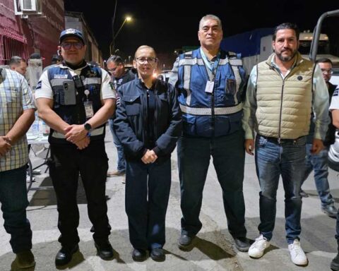 Funcionarios de Tránsito y Vialidad en Torreón.