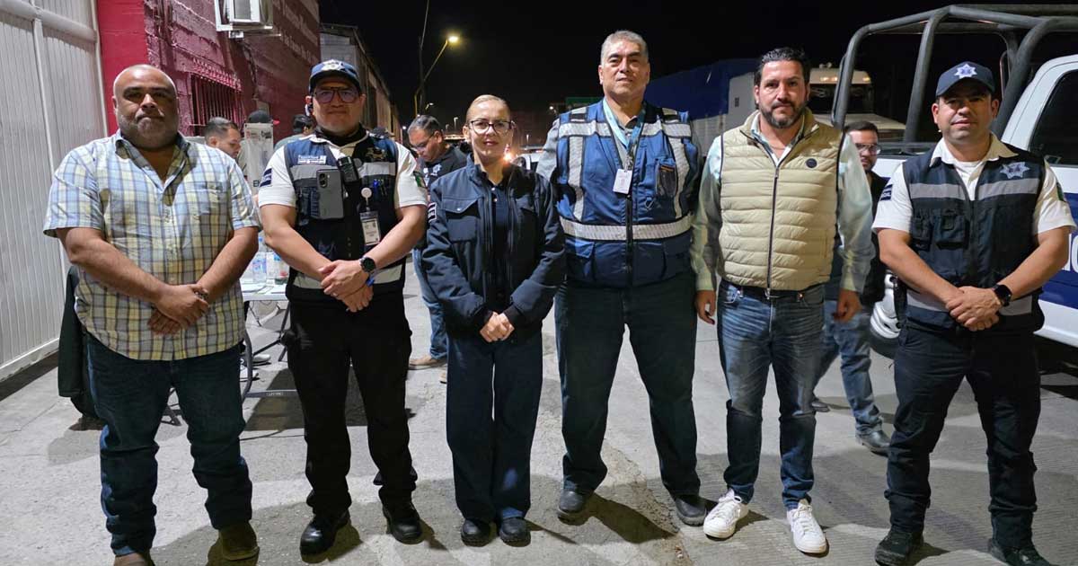 Funcionarios de Tránsito y Vialidad en Torreón.