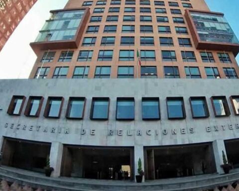 Fachada del edificio de la SRE en México.
