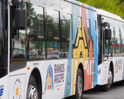 Autobuses de la Ruta Estudiantil en Ramos Arizpe.