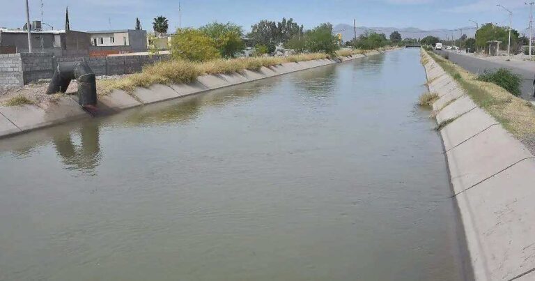 Canal de riego en La Laguna.