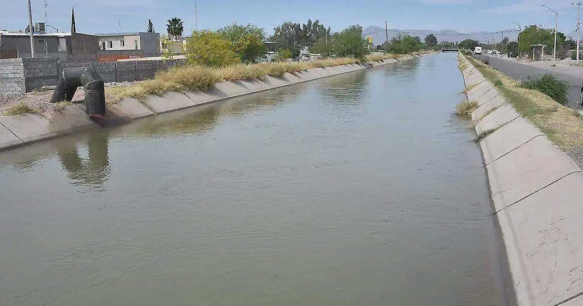 Canal de riego en La Laguna.