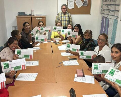 Mujeres que recibieron créditos a la palabra en Torreón.