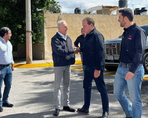 Alcalde de Torreón Román Cepeda y otros funcionarios.