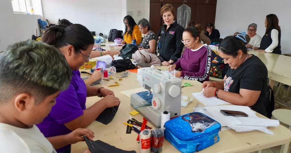 Asistentes a uno de los cursos del DIF Torreón.
