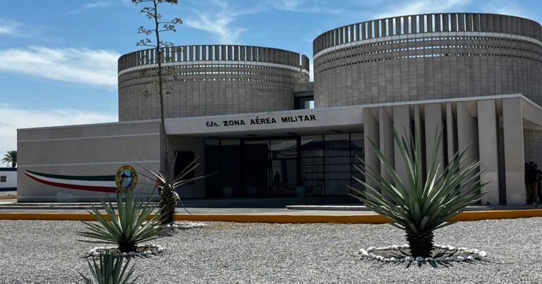 6° zona militar aérea en Torreón.