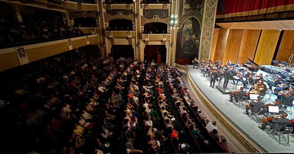 Teatro Isauro Martínez.