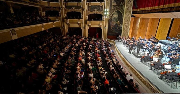 Teatro Isauro Martínez.