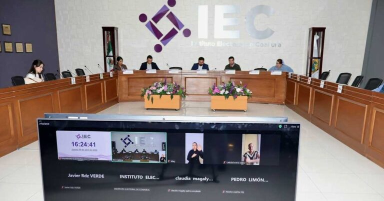 Sesión del IEC con los consejeros electorales.