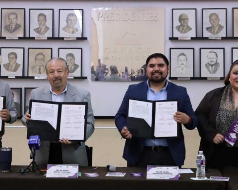Firma de convenio del IEC.