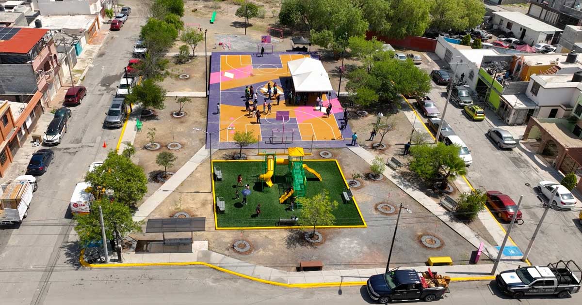 Vista aérea de la Plaza Azteca, recién rehabilitada en Saltillo.