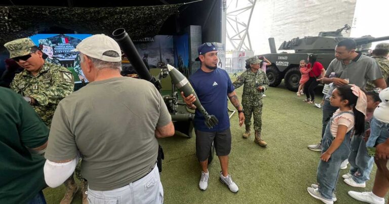 Expo militar en Torreón.