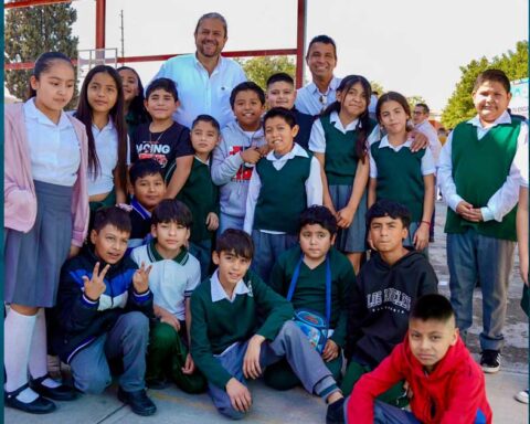 Niños de escuela en Ramos Arizpe.