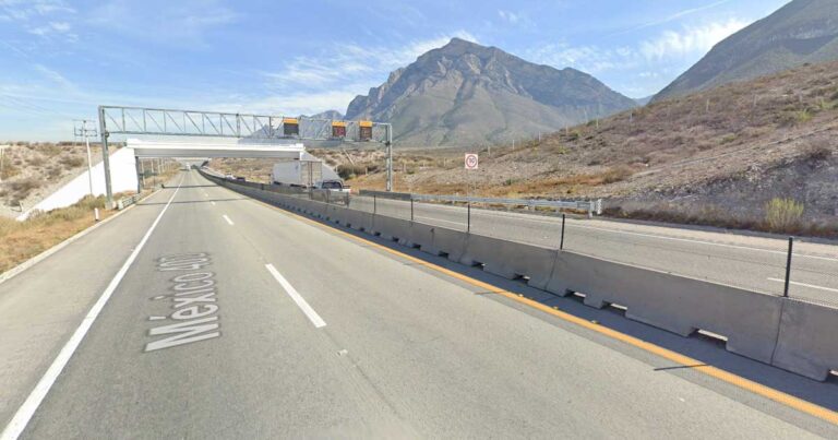 Autopista Saltillo-Monterrey.