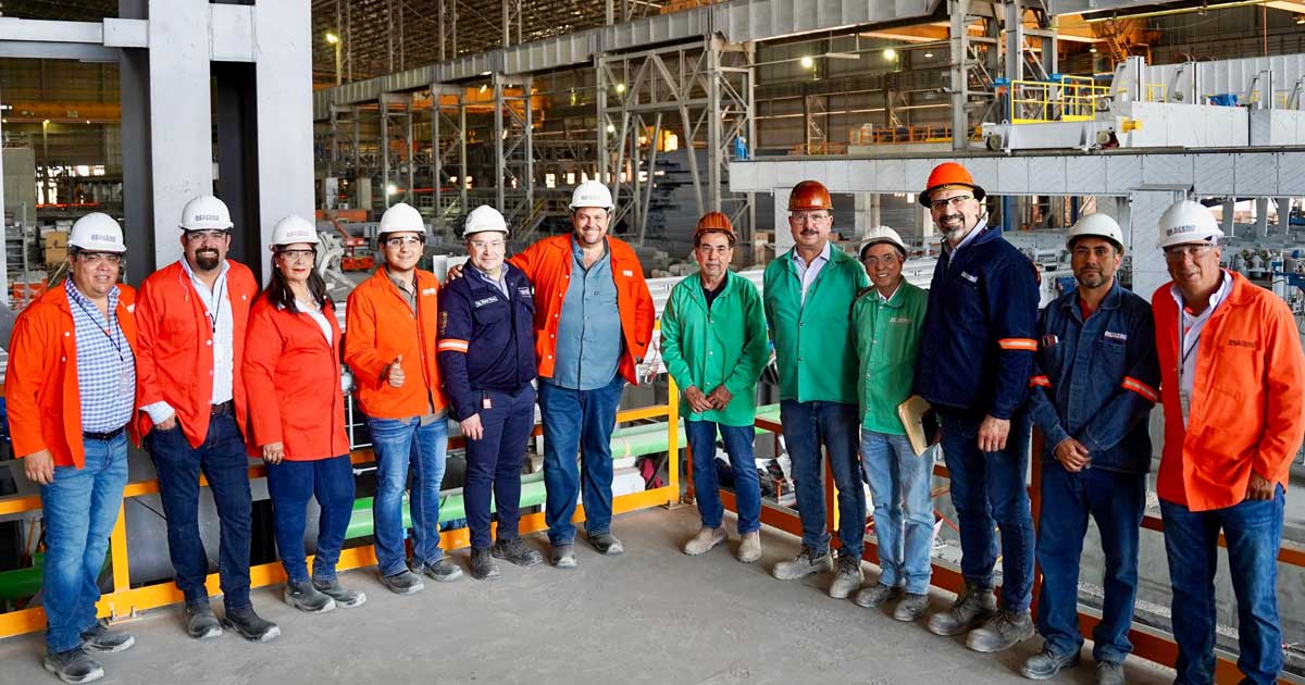 Trabajadores de la empresa De Acero en Ramos Arizpe.