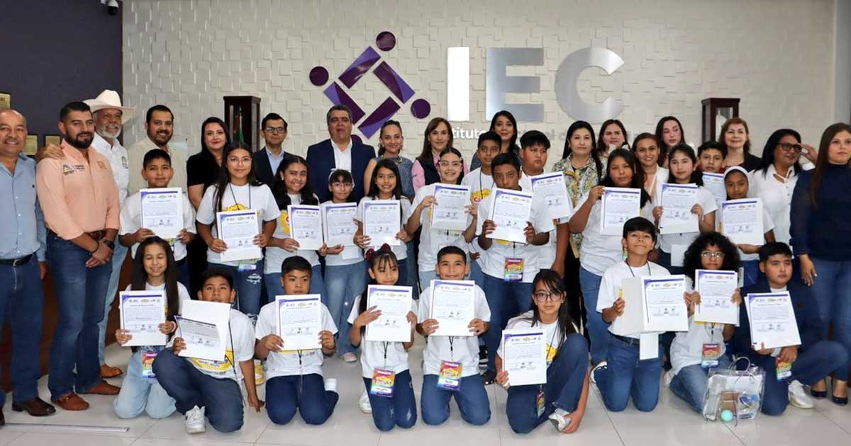 Niñas y niños del primer Cabildo Infantil Ramos Arizpe.