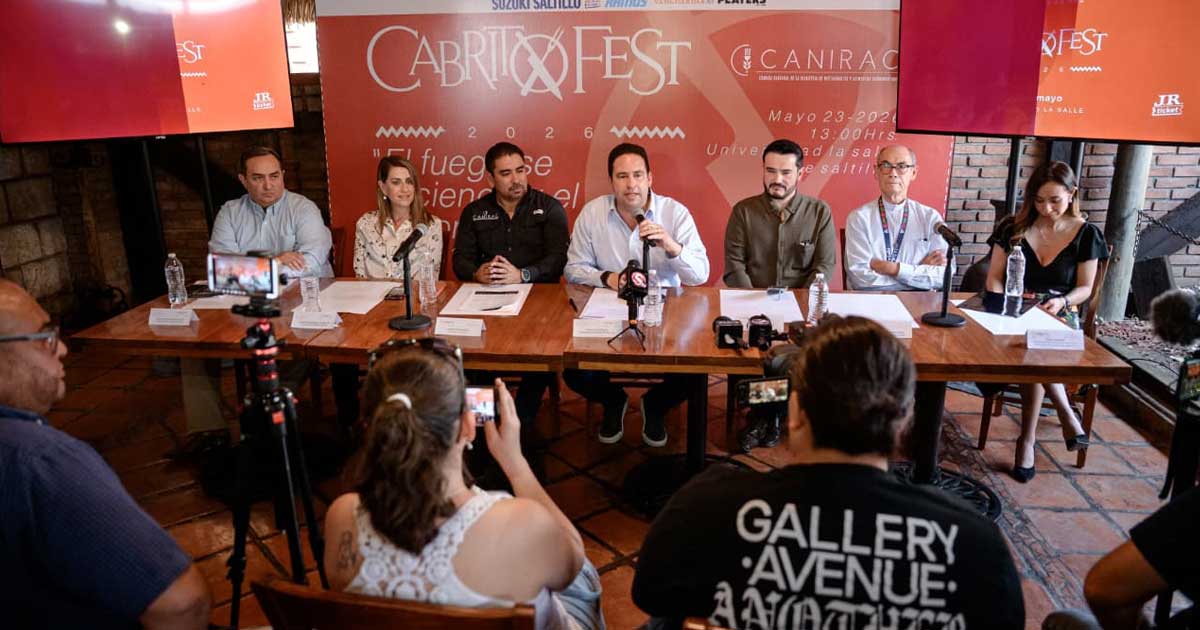 Funcionarios en rueda de prensa presentando el Cabrito Fest.