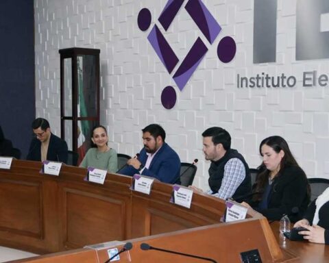 Sesión del IEC.