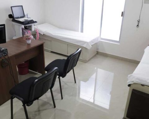 Interior de un consultorio en la Clínica Municipal en Parras.