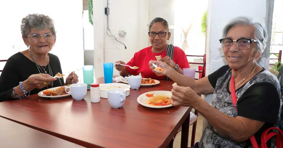 Adultas mayores en Saltillo.