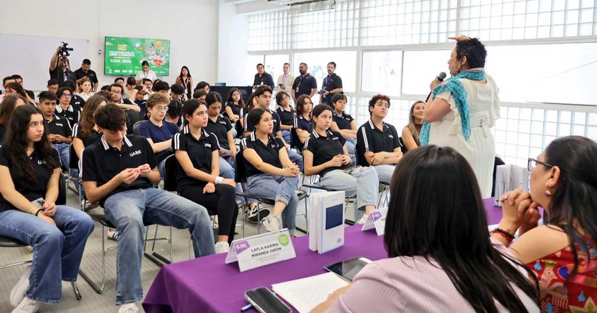 Presentación de libroi del IEC en la FILC 2026.