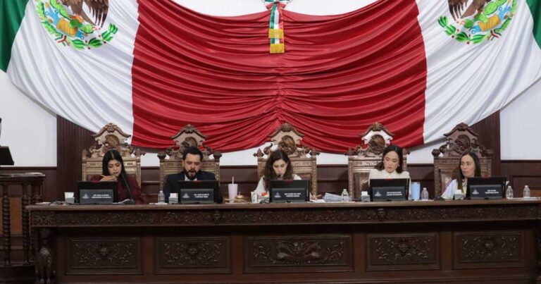 Diputados en la Mesa Directiva del Congreso de Coahuila.