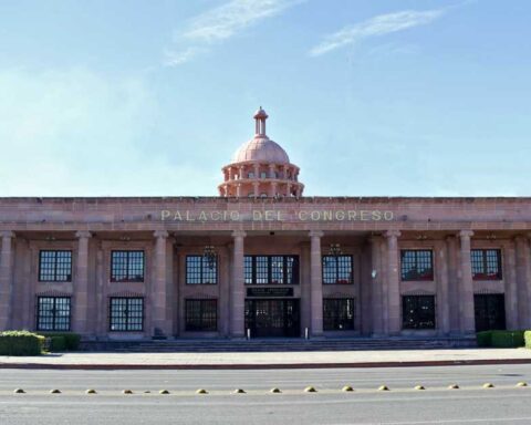 Exterior del Congreso de Coahuila.