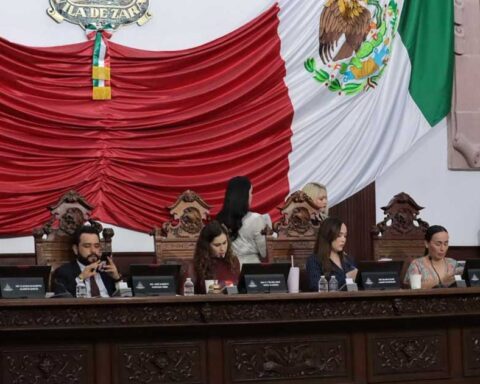 Diputados en la Mesa Directivo del Congreso de Coahuila.