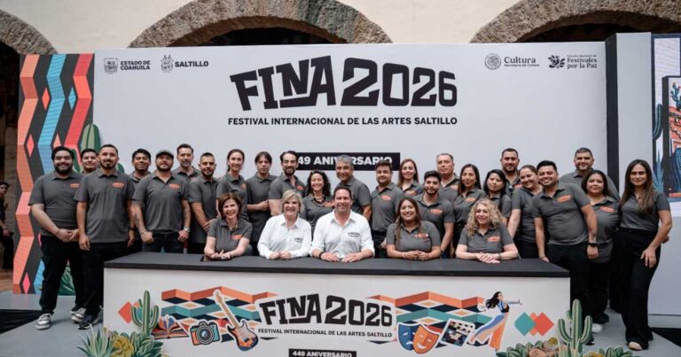 Conferencia de prensa con funcionarios para presentar el FINA 2026 en Saltillo.
