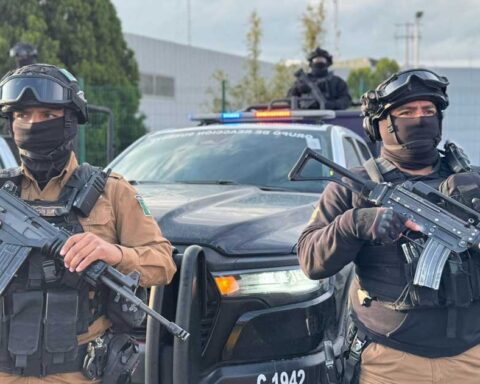 Policías en operativo en Saltillo.
