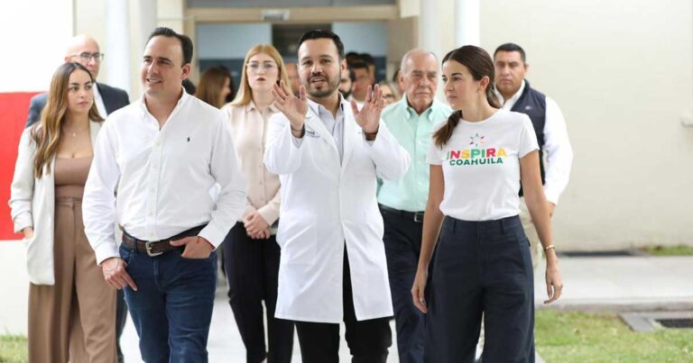 Recorrido del gobernador por el CESAME Sureste.
