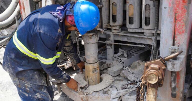 Trabajador de EMAS en Ramos Arizpe.