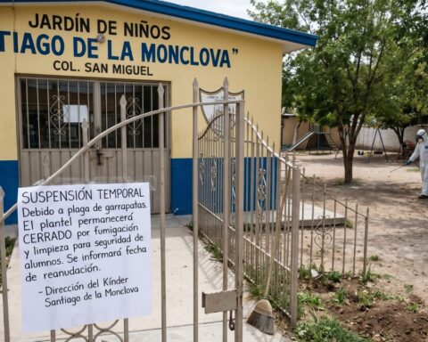 Kínder Monclova garrapatas