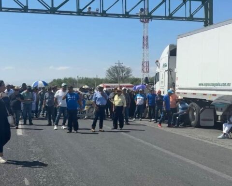 bloqueo carretera 57