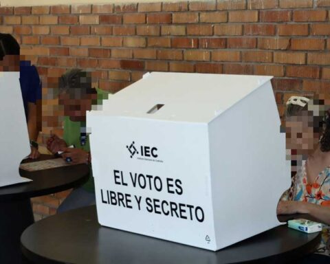 Urna del IEC.