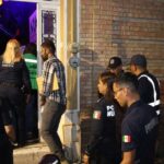 Corporaciones en un operativo a bares y restaurantes en el Centro Histórico de Saltillo.