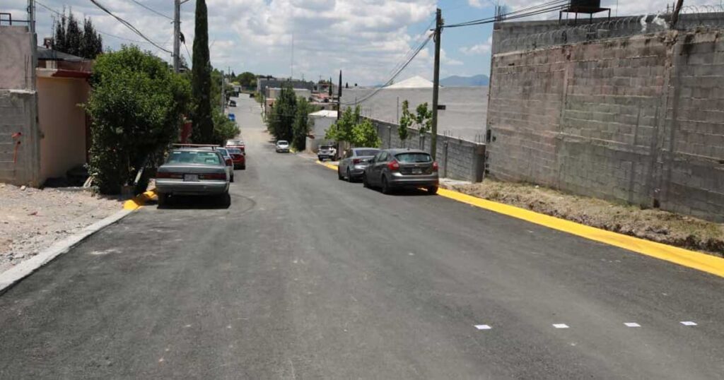 Calle pavimentada en Saltillo.