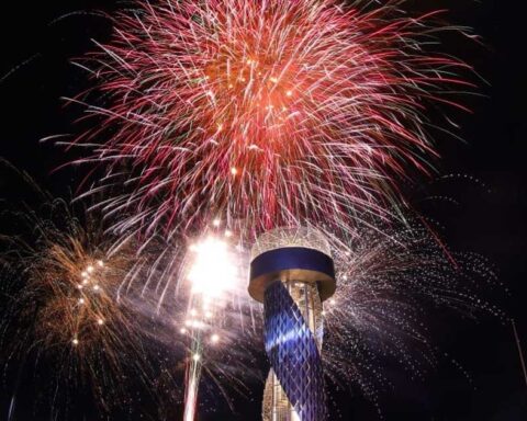 Fuegos artificiales en Saltillo.