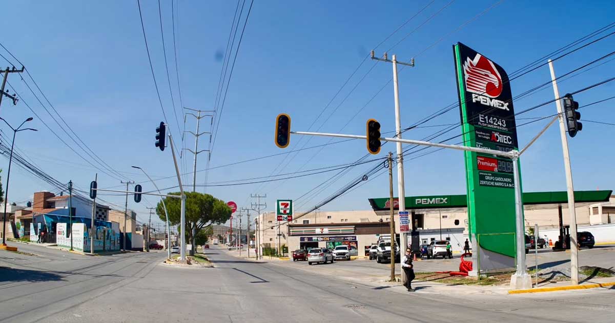 Semáforos recién instalados en Ramos Arizpe.