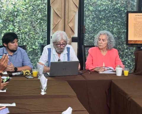 Rueda de prensa de organizaciones vecinales de Saltillo.