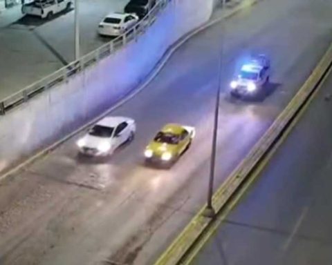 Persecución tras el robo de un automóvil.