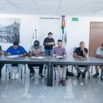 Personas en el Centro de Justicia Municipal de Torreón.